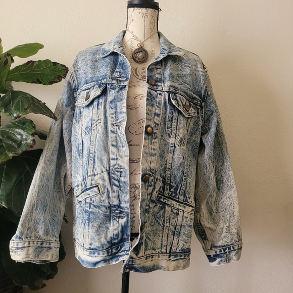 cascade blues Jackets & Blazers - VTG 90's acid wash Denim Jacket